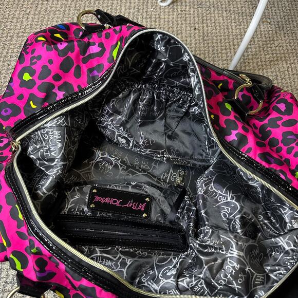 NWT- insane vintage y2k pink leopard print betsey johnson weekender duffle bag - Picture 7 of 8